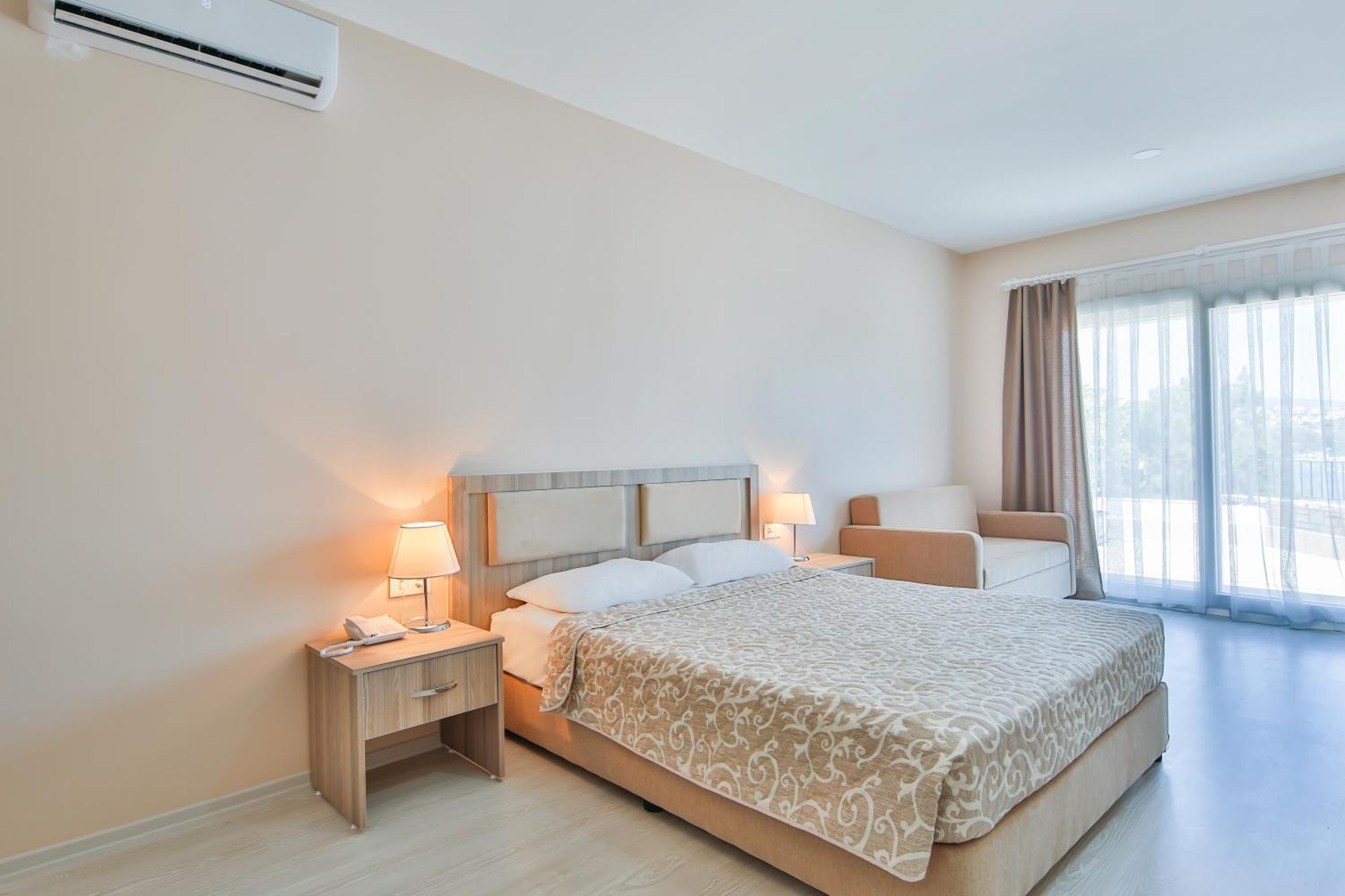Costa 3S Beach Hotel Бітез Екстер'єр фото