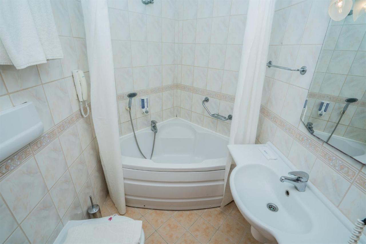 Costa 3S Beach Hotel Бітез Екстер'єр фото